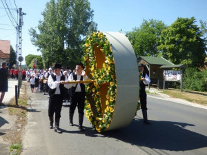 Napforduló - Pilisszentiván Jún. 23. (szombat) 15.00 - Tájház 15.00 Gyülekező a Német Nemzetiségi Önkormányzat vendéglátásával  15.30 ÜNNEPI FELVONULÁS a NAPKERÉKKEL 